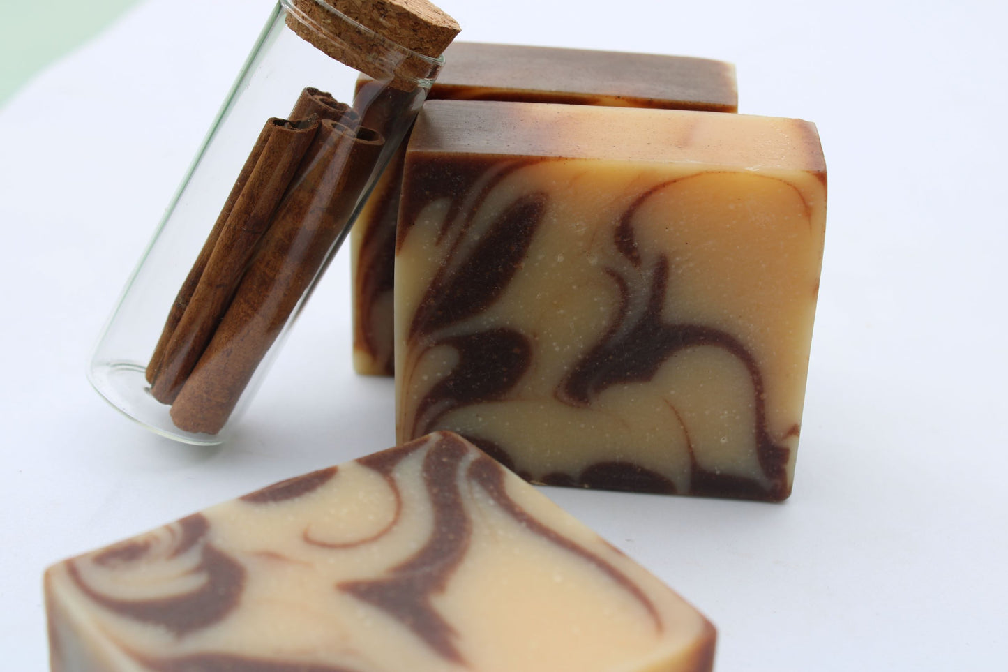 Savon Cannelle-Lemongrass surgras 6%